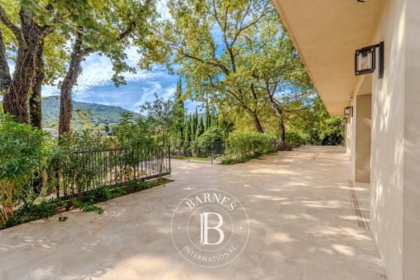 Aix-en-Provence, Maison 5 Chambres -  309 m² à vendre