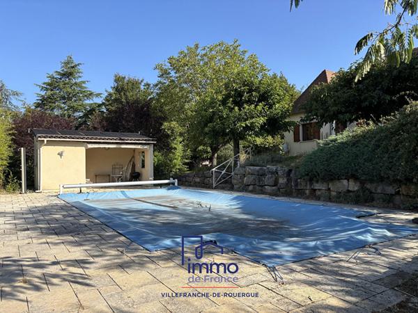 Maison traditionnelle T5 160 m2 sous-sol, piscine et terrain clos de 3221m²