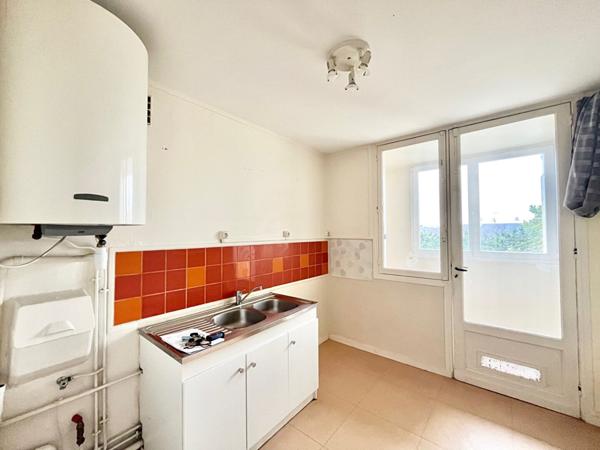 A VENDRE appartement Caen 3 pièce(s) 67.85 m2 - vue dégagée - au calme - parking - cave