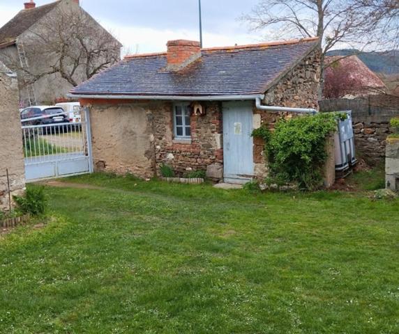 Maison à vendre 6 pièces à 2 minutes d'Ébreuil