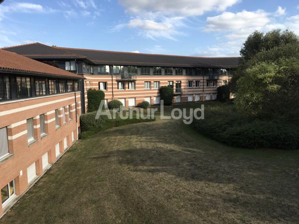 Bureaux à vendre ou à louer dès 506 m² - Environnement verdoyant & accessibilité directe autoroutes