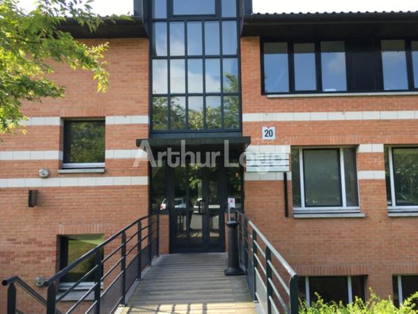 Bureaux à vendre ou à louer dès 506 m² - Environnement verdoyant & accessibilité directe autoroutes