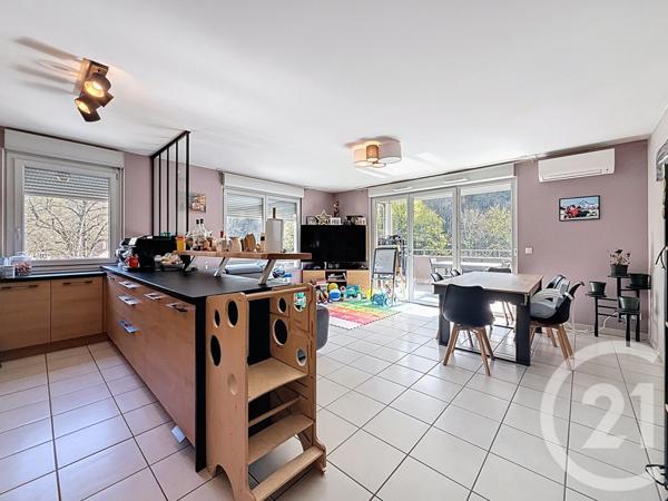 Appartement F4 à vendre  4 pièces - 84,73 m2 CREMIEU - 38