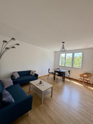 SUPERBE APPARTEMENT T4 MEUBLE