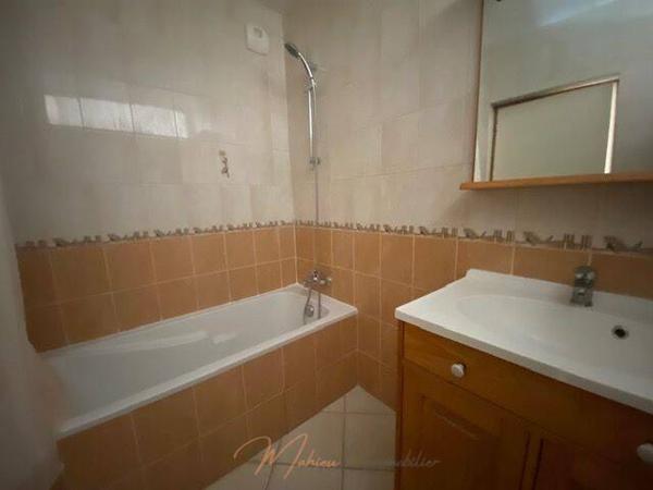 Appartement 4 pièces 90.53m² à vendre à Saint-Genis-Pouilly 01630