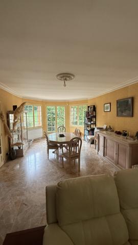 À vendre - Maison traditionnelle, 6 pièces située à Villedieu-le-Château (41800)