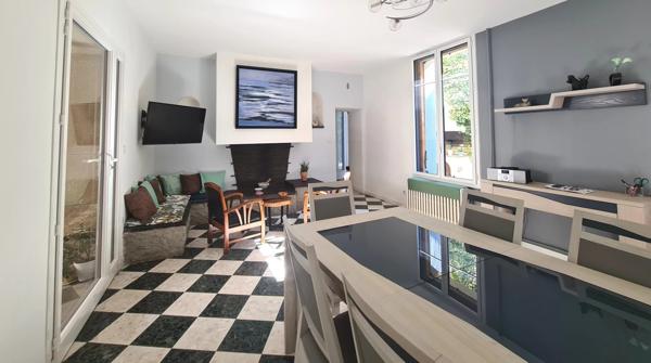 Maison de Maître rénovée – 215 m², Piscine, Garage, Cour et Terrasse