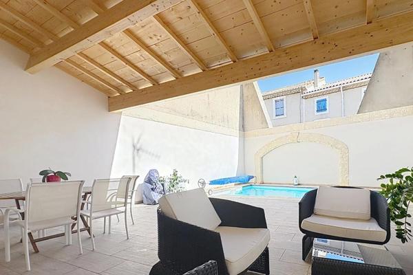 Maison de Maître rénovée – 215 m², Piscine, Garage, Cour et Terrasse