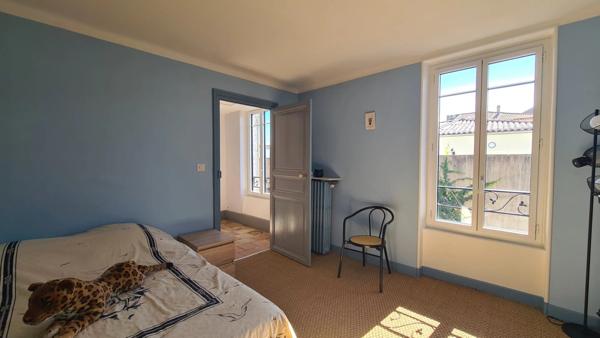 Maison de Maître rénovée – 215 m², Piscine, Garage, Cour et Terrasse