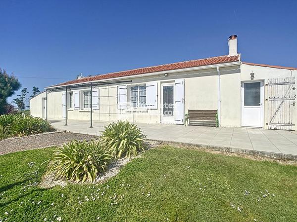 Maison Beauvoir Sur Mer 5 pièce(s) 100 m2 environ sur + d'1 Ha