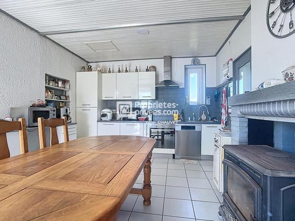 Maison Beauvoir Sur Mer 5 pièce(s) 100 m2 environ sur + d'1 Ha