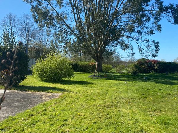 Terrain Saint Etienne De Mer Morte 380 m2