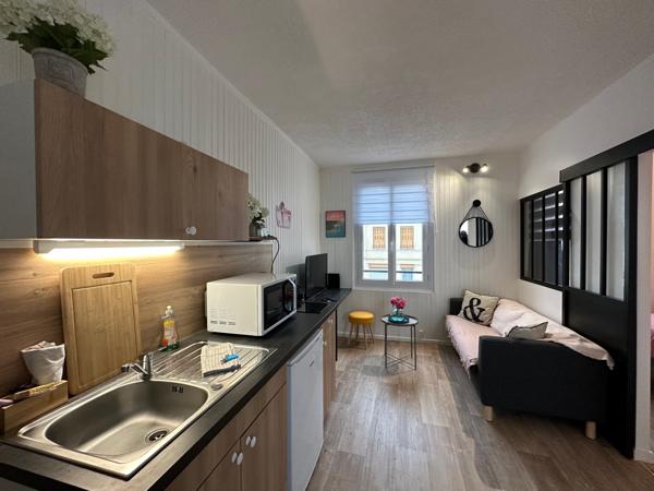 l'Adresse vous propose ce T2 meublé avec une vue imprenable sur la ville du Havre dans le quartier de Félix Faure.
