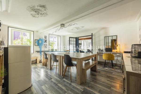 Maison
                                                                                                                                                                                                                                                                                                                        13 pièce(s)                                                                                                                                                                                                          8 chambre(s)                                                                                                                                                                                                          360  m²