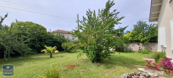Appartement à louer 4 pièces 116m² Mont-de-Marsan (40000)