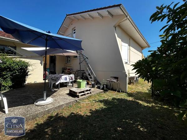 Appartement à louer 4 pièces 116m² Mont-de-Marsan (40000)