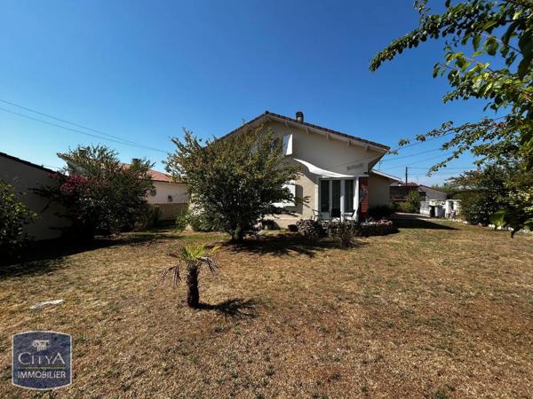 Appartement à louer 4 pièces 116m² Mont-de-Marsan (40000)
