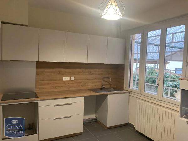 Appartement à louer 4 pièces 116m² Mont-de-Marsan (40000)