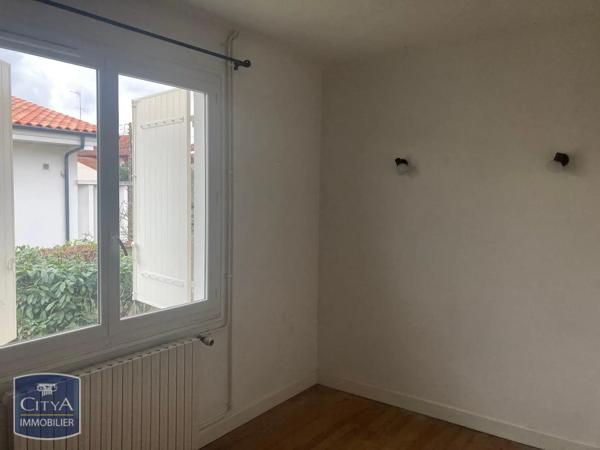Appartement à louer 4 pièces 116m² Mont-de-Marsan (40000)