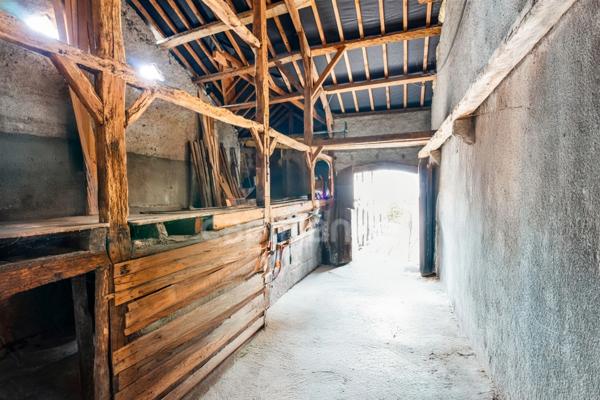 À VENDRE – Ferme Gessienne rénovée + Grange - PREVESSIN-MOENS (01)