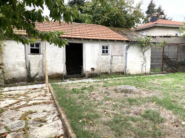 Belle Maison de Maître en centre ville avec jardin et garages