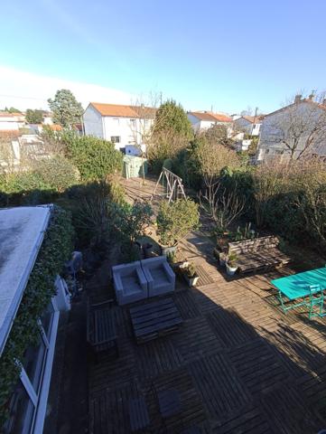 Maison  8 pièce(s)  5 chambre(s)  173 m²