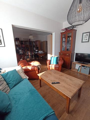 Maison  8 pièce(s)  5 chambre(s)  173 m²