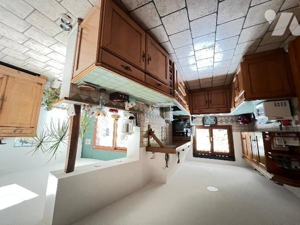 Maison familiale  6 chambres d'une superficie habitable approximative est de 157 m².