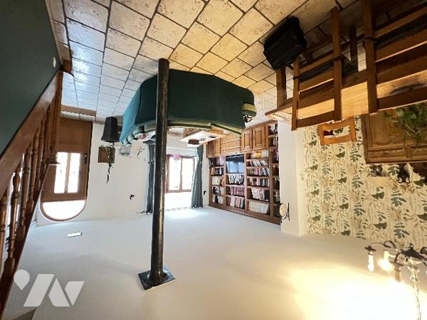 Maison familiale  6 chambres d'une superficie habitable approximative est de 157 m².