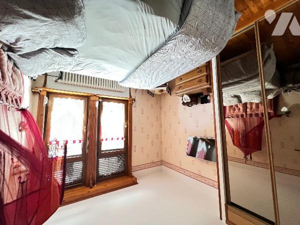 Maison familiale  6 chambres d'une superficie habitable approximative est de 157 m².