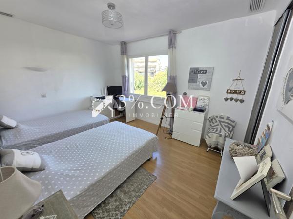 Maison 6 pièce(s) 3 chambre(s) 140 m²