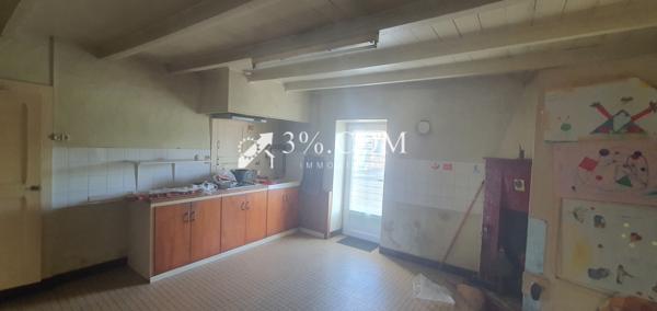 Moutiers- sur-le-Lay maison à rénovée de 90m² avec une grange aménageable. Moutiers-sur-le-Lay (85320)