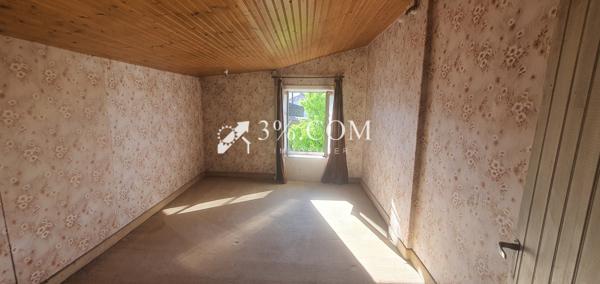 Moutiers- sur-le-Lay maison à rénovée de 90m² avec une grange aménageable. Moutiers-sur-le-Lay (85320)