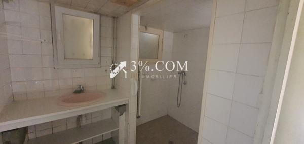 Moutiers- sur-le-Lay maison à rénovée de 90m² avec une grange aménageable. Moutiers-sur-le-Lay (85320)