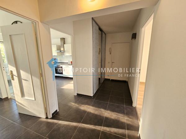 Appartement
                                                                                                                                                                                                                                                                                                                        5 pièce(s)                                                                                                                                                                                                          3 chambre(s)                                                                                                                                                                                                          87  m²