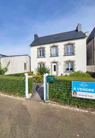Maison traditionnelle à vendre 6 pièces LANVEOC (29)