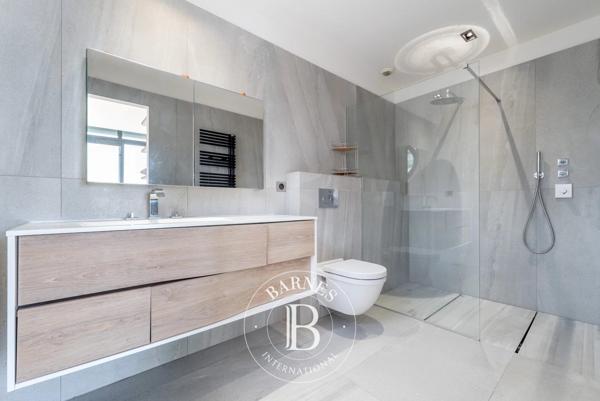 Cagnes-sur-Mer, Villa 4 Chambres -  240 m² à vendre