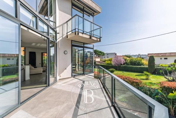 Cagnes-sur-Mer, Villa 4 Chambres -  240 m² à vendre