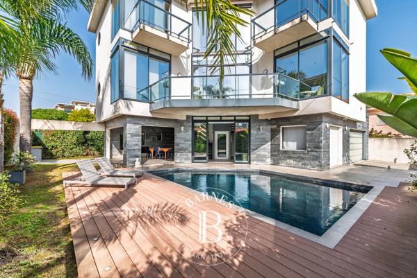 Cagnes-sur-Mer, Villa 4 Chambres -  240 m² à vendre