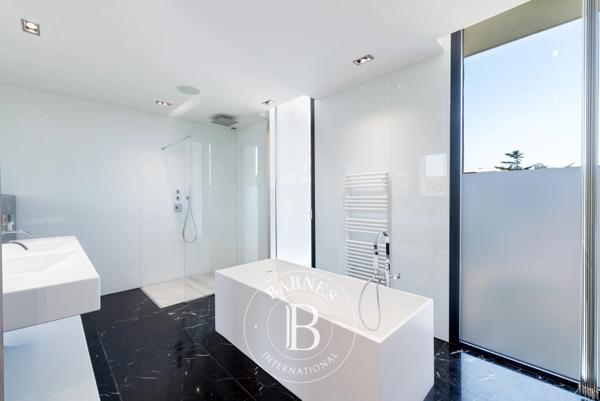 Cagnes-sur-Mer, Villa 4 Chambres -  240 m² à vendre