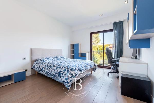 Cagnes-sur-Mer, Villa 4 Chambres -  240 m² à vendre