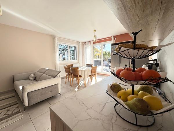 Appartement à vendre 4 pièces (73) - Terrasse de 45 M2 avec vue exceptionnelle, garage et stationement