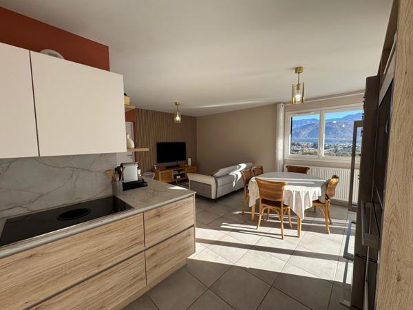 Appartement à vendre 4 pièces (73) - Terrasse de 45 M2 avec vue exceptionnelle, garage et stationement