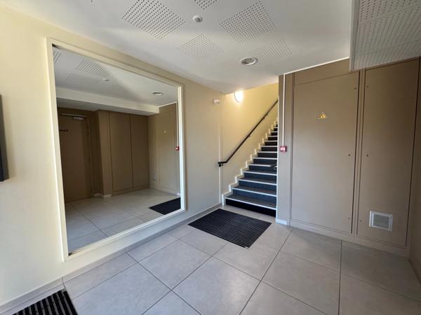 Appartement à vendre 4 pièces (73) - Terrasse de 45 M2 avec vue exceptionnelle, garage et stationement