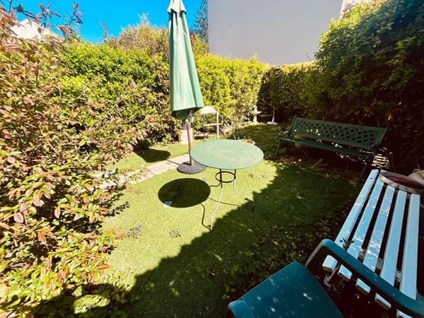 MAISON DE VILLE AVEC JARDIN A VILLEPREUX