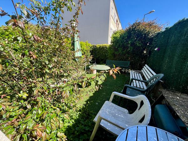MAISON DE VILLE AVEC JARDIN A VILLEPREUX