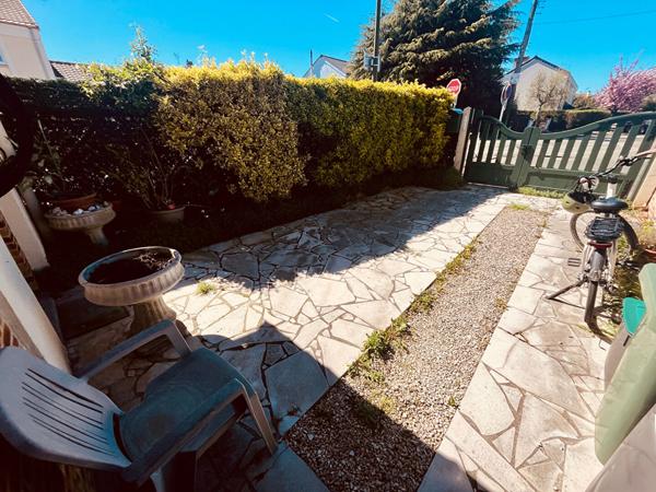 MAISON DE VILLE AVEC JARDIN A VILLEPREUX