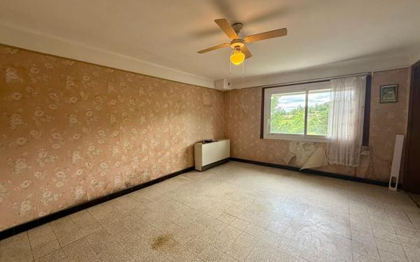 Maison à vendre    6 pièces •  Lablachère