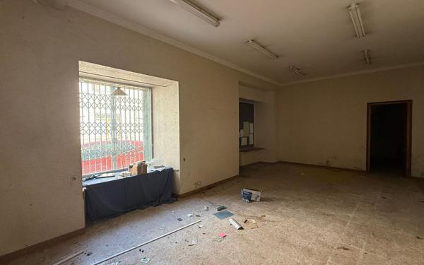 Maison à vendre    6 pièces •  Lablachère