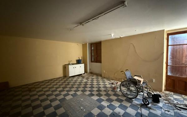 Maison à vendre    6 pièces •  Lablachère